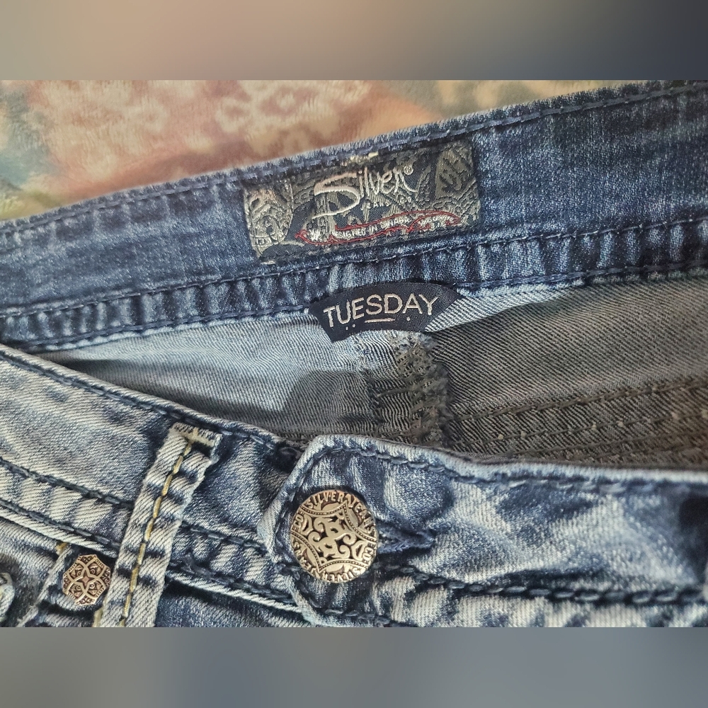 Silver Jeans Blue Boot Cut Denim with Vintage Wash - Picture 5 of 6
